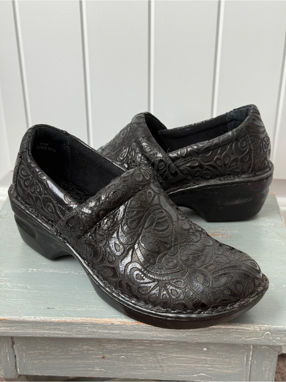 BOC By Born Peggy Black Floral Leather Clogs Size 8.5M